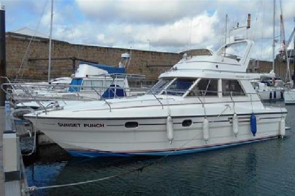 Princess 330 Flybridge Cruiser